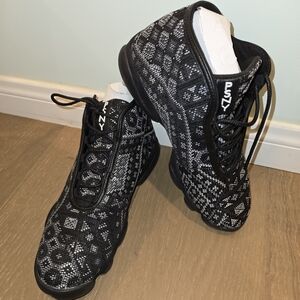 Nike Jordan Horizon Premium PSSBlack and Gray Athletic Shoes